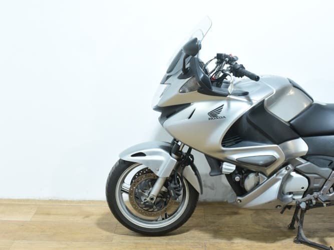 HONDA NT 700 V DEAUVILLE (A)(TRES MALETAS) 2011 de segunda mano