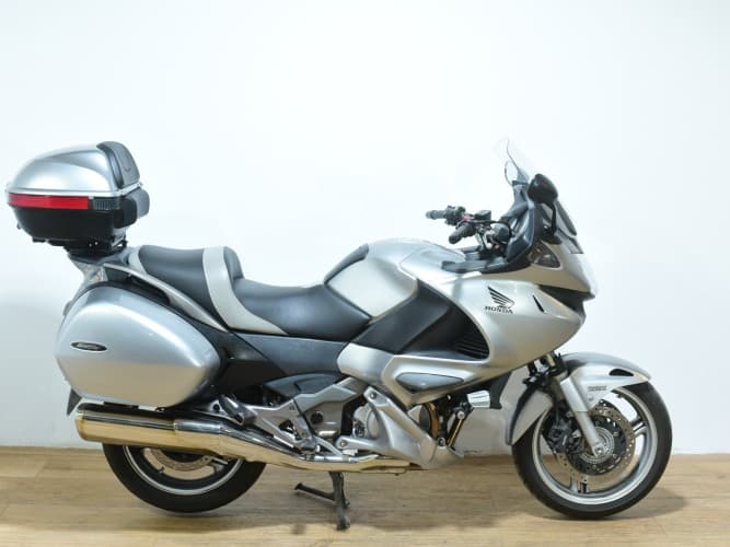 HONDA NT 700 V DEAUVILLE (A)(TRES MALETAS) 2011 de segunda mano