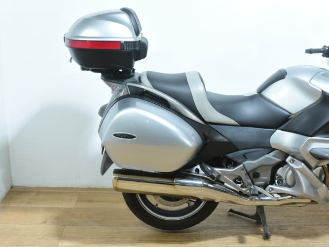 HONDA NT 700 V DEAUVILLE (A)(TRES MALETAS) 2011 de segunda mano
