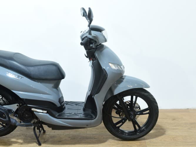 Comprar PEUGEOT TWEET 125 (IVA DEDUCIBLE) 2023 de segunda mano PEUGEOT TWEET 125 (IVA DEDUCIBLE) 2023 de segunda mano