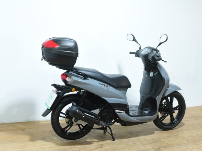 Comprar PEUGEOT TWEET 125 (IVA DEDUCIBLE) 2023 de segunda mano PEUGEOT TWEET 125 (IVA DEDUCIBLE) 2023 de segunda mano