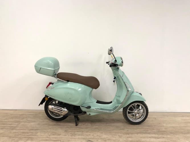 Comprar VESPA PRIMAVERA 125 (BAUL) 2023 de segunda mano VESPA PRIMAVERA 125 (BAUL) 2023 de segunda mano