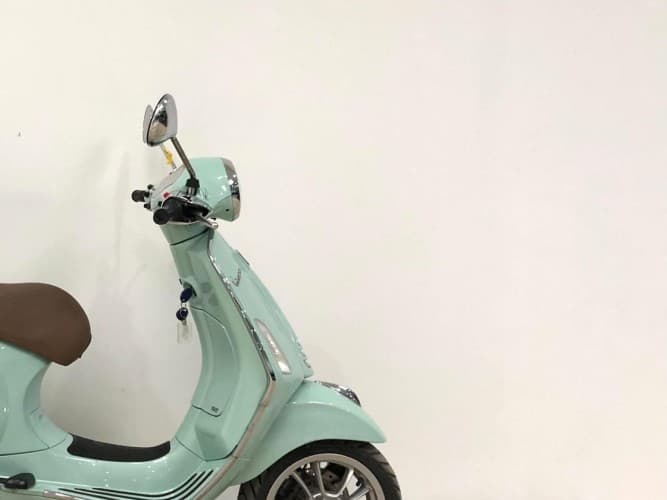 Comprar VESPA PRIMAVERA 125 (BAUL) 2023 de segunda mano VESPA PRIMAVERA 125 (BAUL) 2023 de segunda mano
