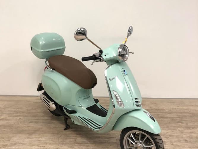 Comprar VESPA PRIMAVERA 125 (BAUL) 2023 de segunda mano VESPA PRIMAVERA 125 (BAUL) 2023 de segunda mano