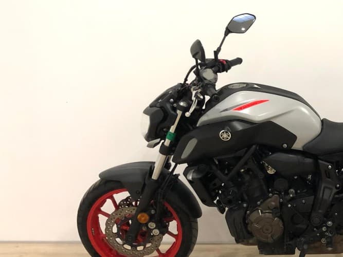 Comprar YAMAHA MT-07 (A2) 2019 de segunda mano YAMAHA MT-07 (A2) 2019 de segunda mano