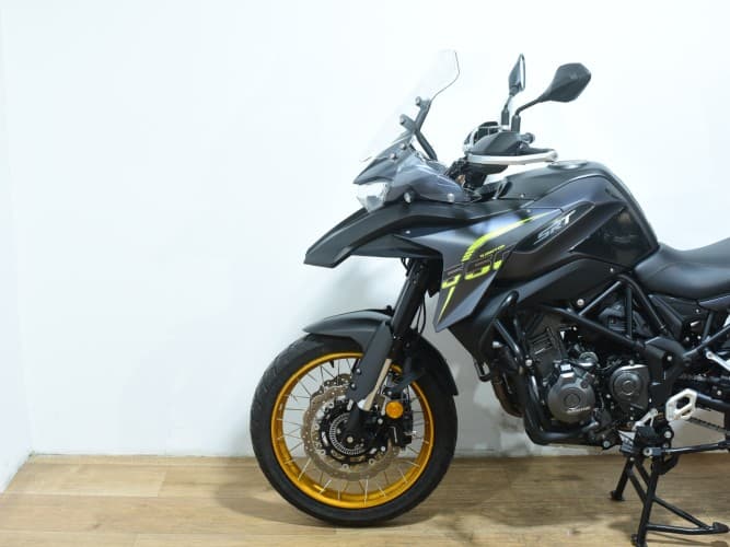 QJMOTOR SRT 550 X (TRES MALETAS) 2024 de segunda mano