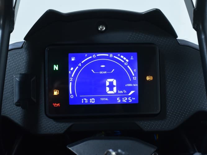 QJMOTOR SRT 550 X (TRES MALETAS) 2024 de segunda mano