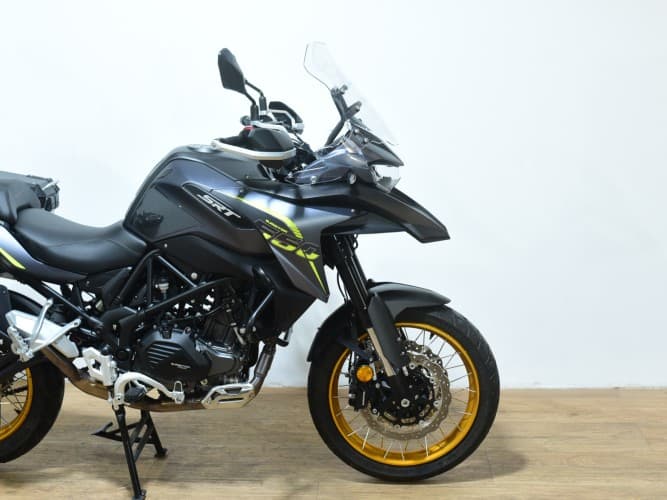 QJMOTOR SRT 550 X (TRES MALETAS) 2024 de segunda mano