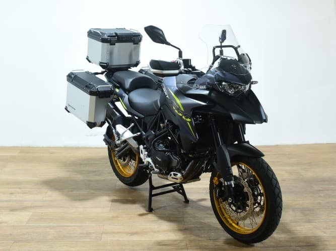 QJMOTOR SRT 550 X (TRES MALETAS) 2024 de segunda mano