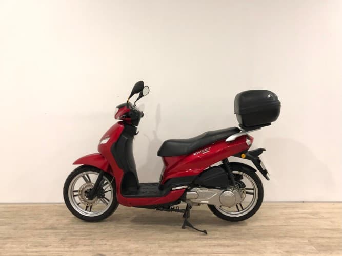 Comprar PEUGEOT TWEET 125 (BAUL) 2023 de segunda mano PEUGEOT TWEET 125 (BAUL) 2023 de segunda mano