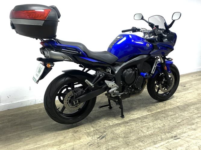 Comprar YAMAHA FZ6-S (TOP CASE) 2007 de segunda mano YAMAHA FZ6-S (TOP CASE) 2007 de segunda mano