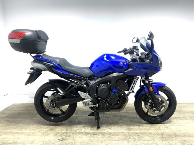 Comprar YAMAHA FZ6-S (TOP CASE) 2007 de segunda mano YAMAHA FZ6-S (TOP CASE) 2007 de segunda mano