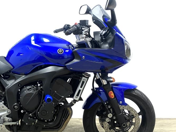 Comprar YAMAHA FZ6-S (TOP CASE) 2007 de segunda mano YAMAHA FZ6-S (TOP CASE) 2007 de segunda mano