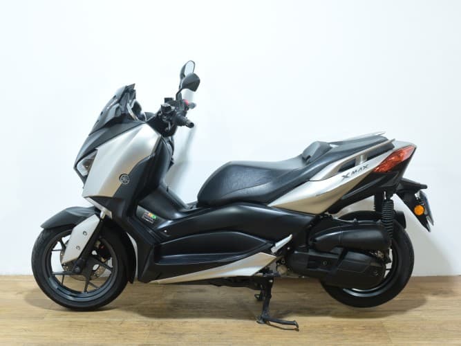 YAMAHA XMAX 125 2020 de segunda mano