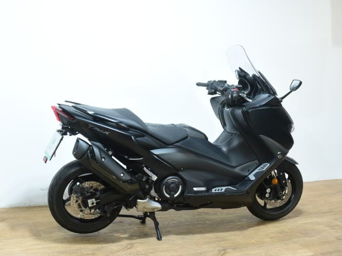 Comprar YAMAHA TMAX 560 (SOPORTE + TOP CASE +300€) 2020 de segunda mano YAMAHA TMAX 560 (SOPORTE + TOP CASE +300€) 2020 de segunda mano