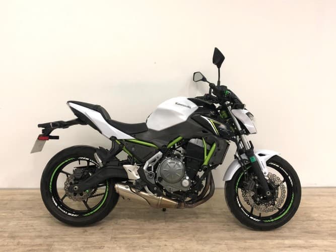 Comprar KAWASAKI Z 650 ABS (A) 2018 de segunda mano KAWASAKI Z 650 ABS (A) 2018 de segunda mano