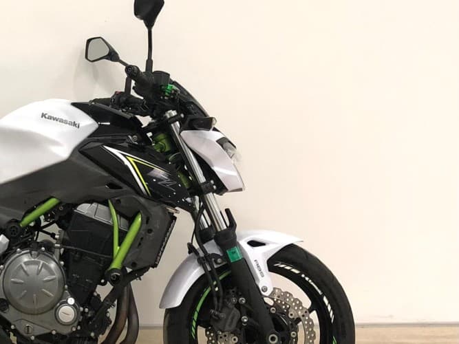 Comprar KAWASAKI Z 650 ABS (A) 2018 de segunda mano KAWASAKI Z 650 ABS (A) 2018 de segunda mano