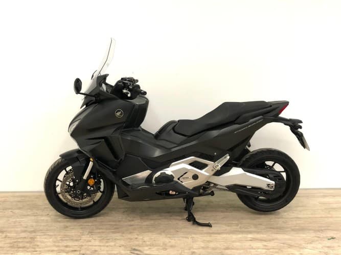 HONDA FORZA 750 (A) 2023 de segunda mano