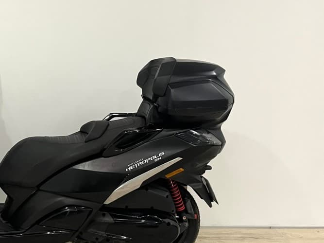 PEUGEOT METROPOLIS 400 SW (TOP CASE) (IVA DEDUCIBLE) 2023 de segunda mano