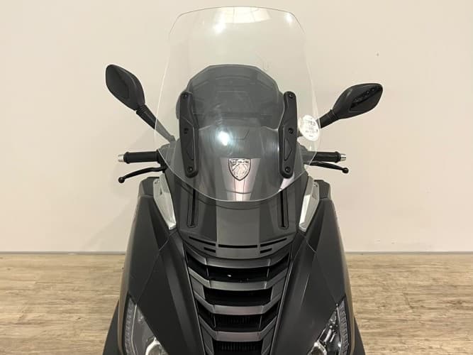 PEUGEOT METROPOLIS 400 SW (TOP CASE) (IVA DEDUCIBLE) 2023 de segunda mano
