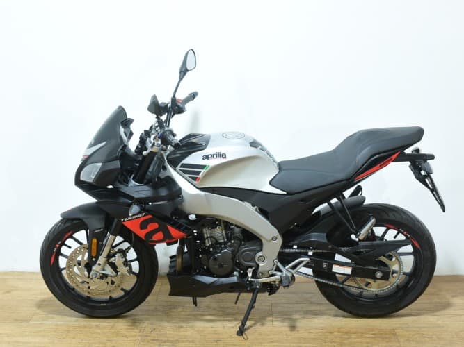 APRILIA TUONO 125 2021 de segunda mano