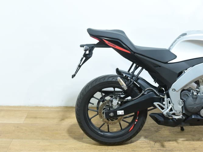 APRILIA TUONO 125 2021 de segunda mano