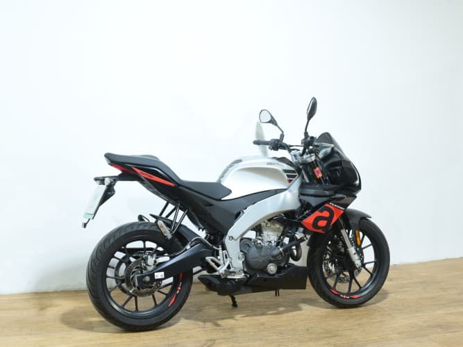 APRILIA TUONO 125 2021 de segunda mano