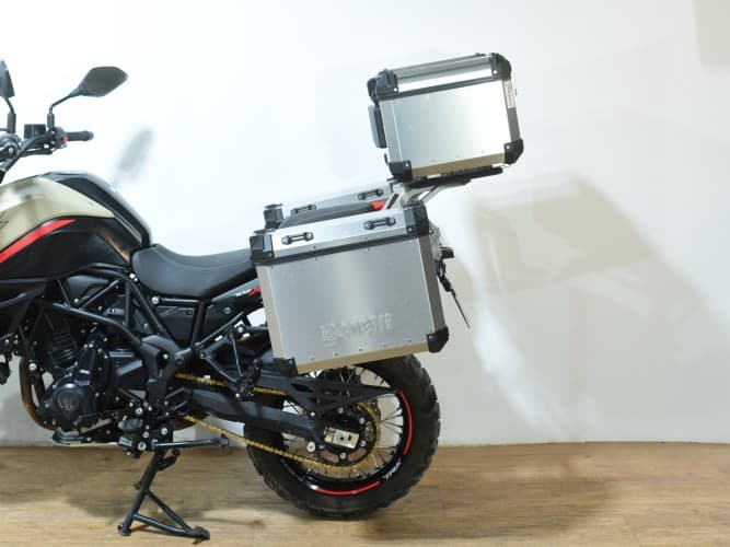 Comprar BENELLI TRK 702 X (A) (TRES MALETAS) 2024 de segunda mano BENELLI TRK 702 X (A) (TRES MALETAS) 2024 de segunda mano