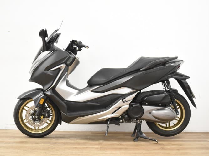 HONDA FORZA 300 2021 de segunda mano