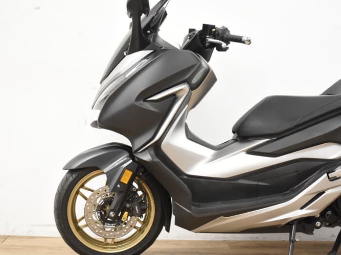 HONDA FORZA 300 2021 de segunda mano