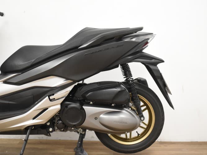 HONDA FORZA 300 2021 de segunda mano