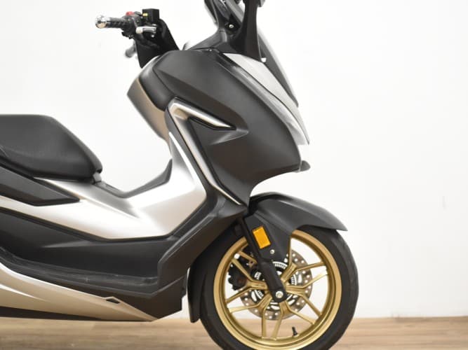 HONDA FORZA 300 2021 de segunda mano