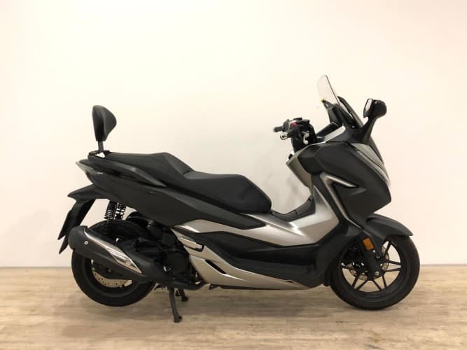 HONDA FORZA 300 2018 de segunda mano