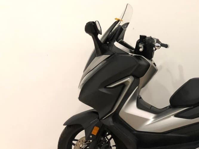 HONDA FORZA 300 2018 de segunda mano