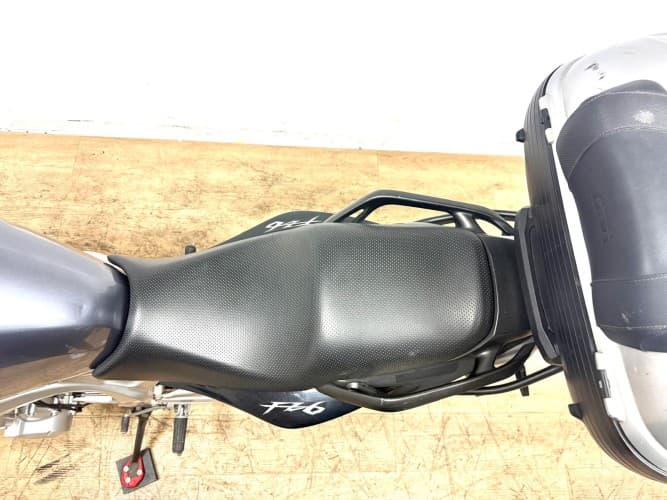 Comprar YAMAHA FZ 6 N (TOP CASE) 2007 de segunda mano YAMAHA FZ 6 N (TOP CASE) 2007 de segunda mano