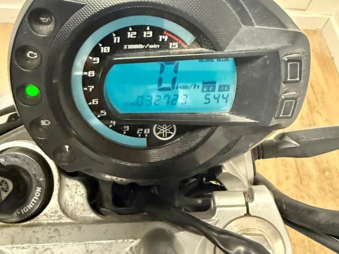 Comprar YAMAHA FZ 6 N (TOP CASE) 2007 de segunda mano YAMAHA FZ 6 N (TOP CASE) 2007 de segunda mano