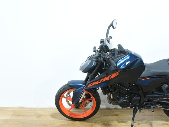 Comprar KTM DUKE 125 2025 de segunda mano KTM DUKE 125 2025 de segunda mano