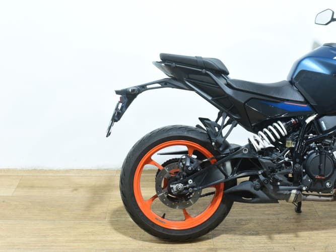 Comprar KTM DUKE 125 2025 de segunda mano KTM DUKE 125 2025 de segunda mano