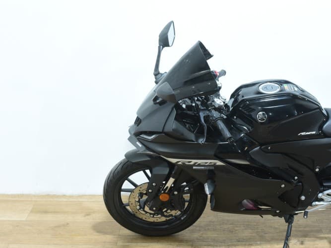 YAMAHA YZF R125 2024 de segunda mano