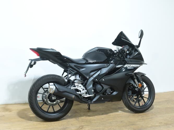 YAMAHA YZF R125 2024 de segunda mano