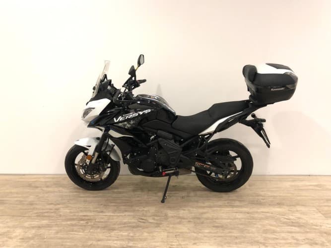 Comprar KAWASAKI VERSYS 650 (TOP CASE)(A) 2021 de segunda mano KAWASAKI VERSYS 650 (TOP CASE)(A) 2021 de segunda mano