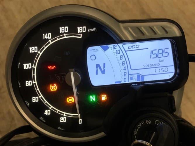 TRIUMPH SPEED 400 2025 de segunda mano