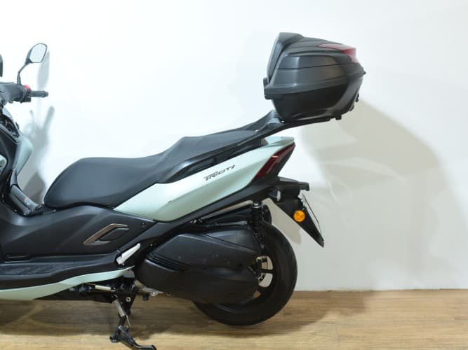 Comprar YAMAHA TRICITY 300 (TOP CASE) 2024 de segunda mano YAMAHA TRICITY 300 (TOP CASE) 2024 de segunda mano