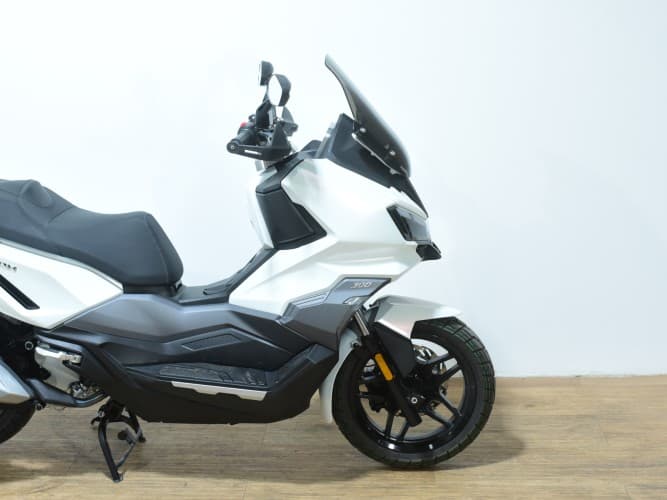 SYM ADX 300 2025 de segunda mano