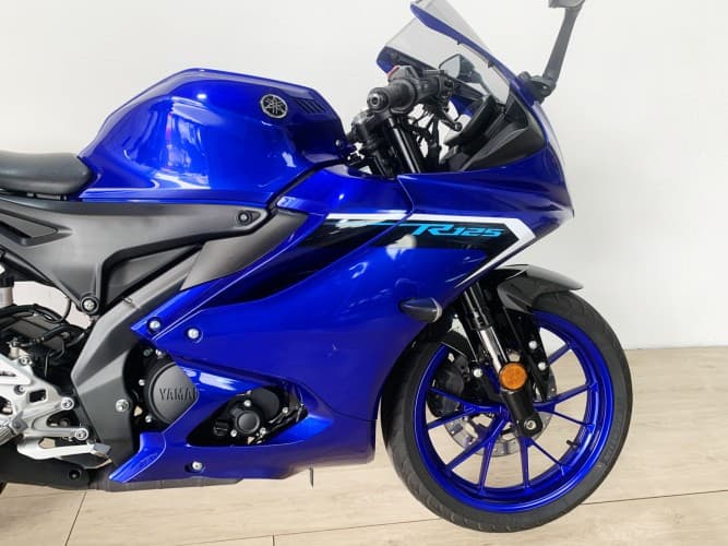 YAMAHA YZF R125 2025 de segunda mano