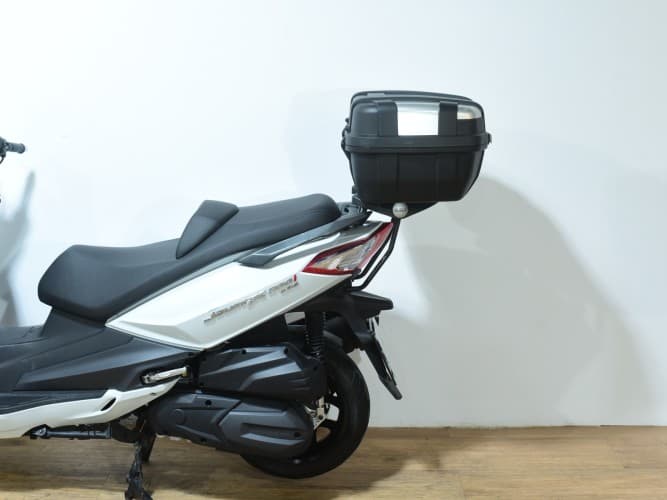 SYM JOYMAX 300I (TOP CASE) 2017 de segunda mano