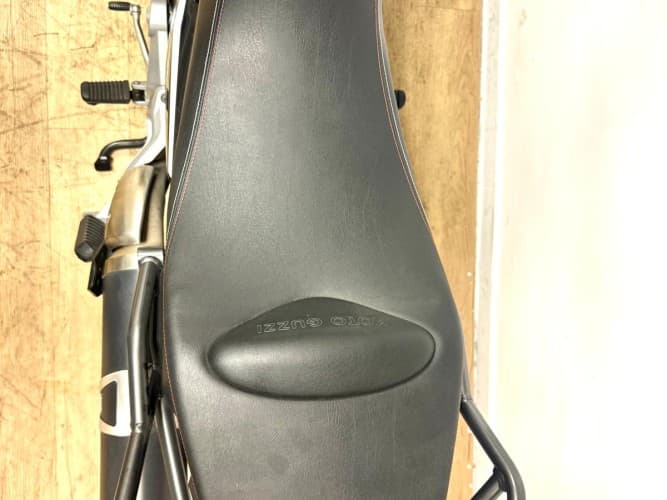 MOTO GUZZI V85 TT (TOP CASE) 2024 de segunda mano