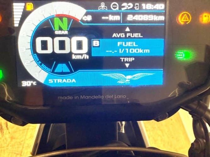 MOTO GUZZI V85 TT (TOP CASE) 2024 de segunda mano