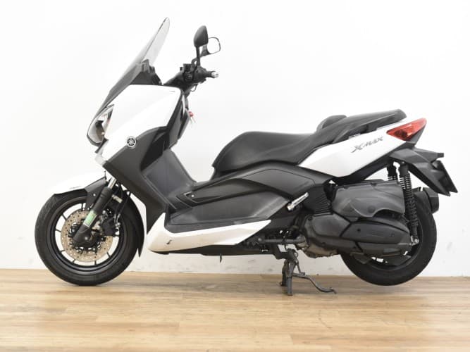YAMAHA XMAX 400 2015 de segunda mano