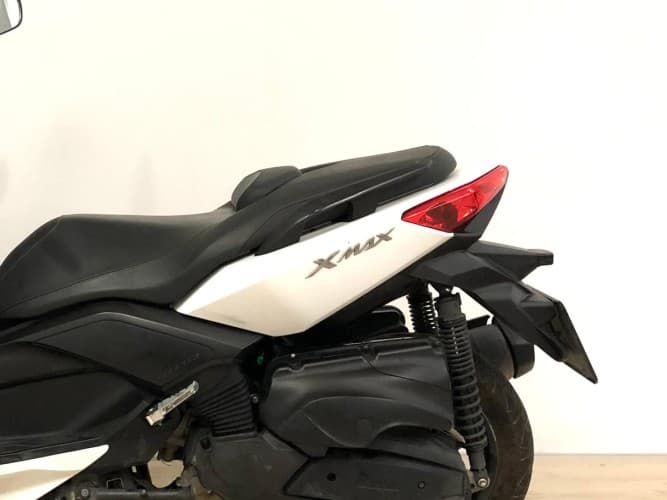 Comprar YAMAHA XMAX 400 2015 de segunda mano YAMAHA XMAX 400 2015 de segunda mano